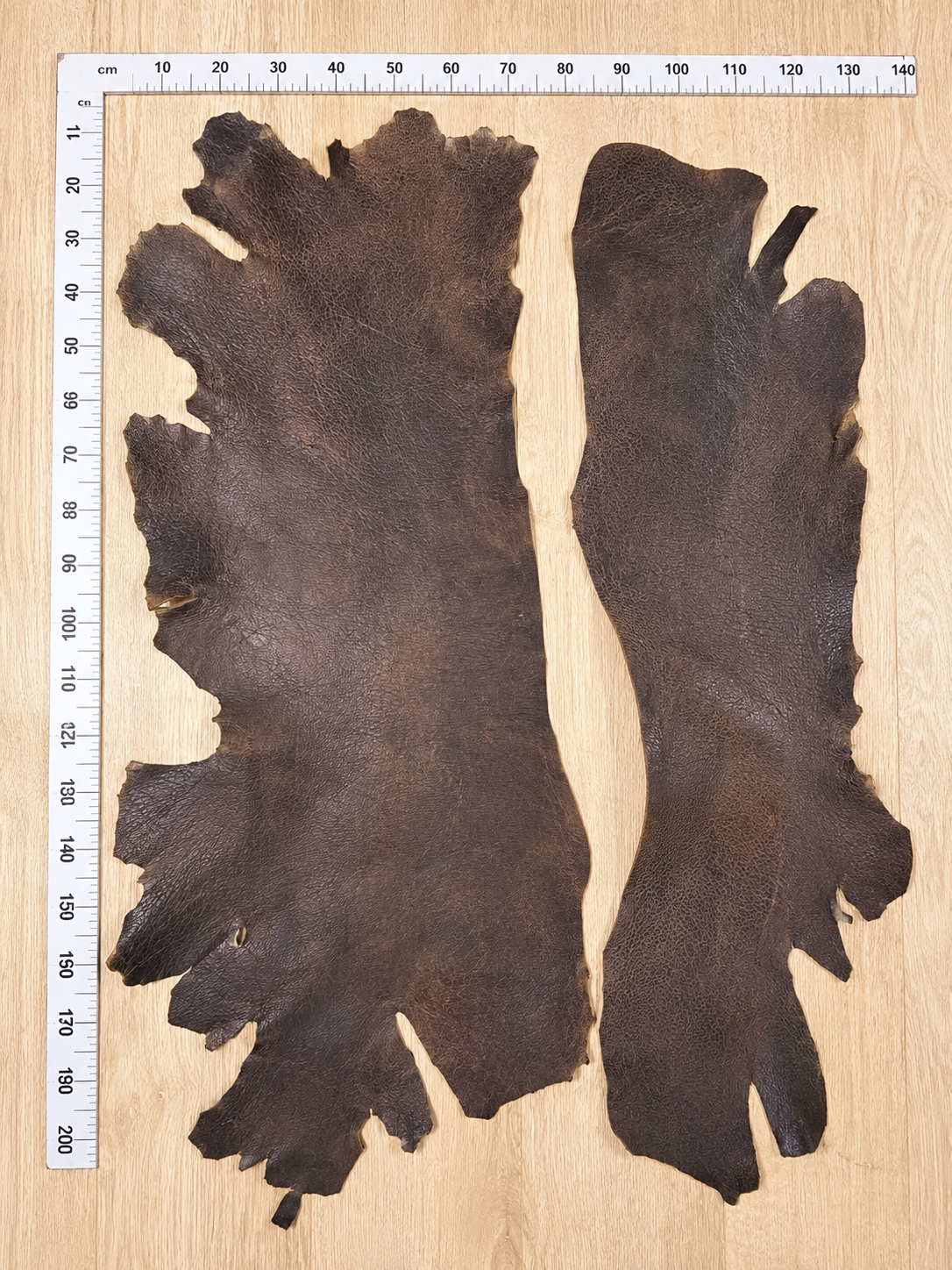 Büffelleder Hälften – 4 mm stark – ca. 2 m² – hochwertig durchgefärbt – extrem strapazierfähig