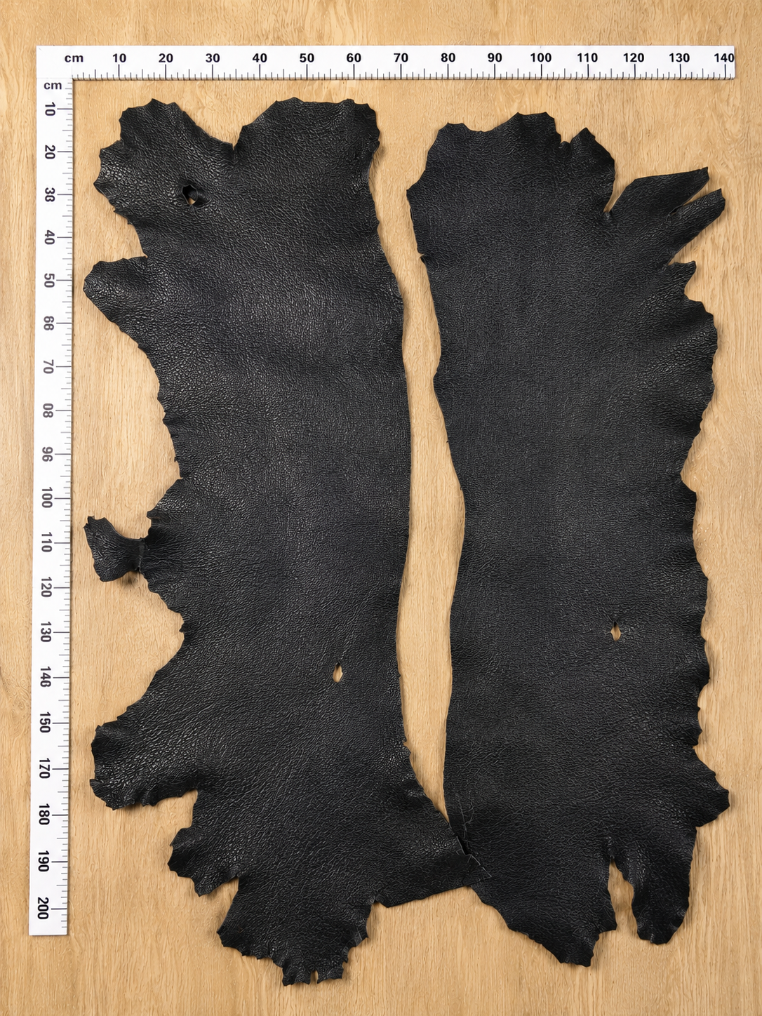 Büffelleder Hälften – 4 mm stark – ca. 2 m² – hochwertig durchgefärbt – extrem strapazierfähig
