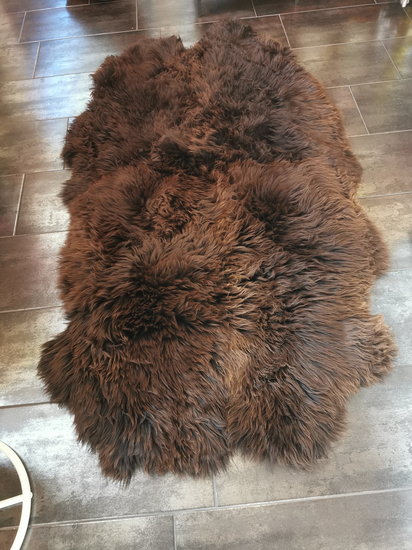 180 x 110cm | XXL genuine sheepskin | Lambskin fur rug | White, Brown, Flamed | Stitched 4 times