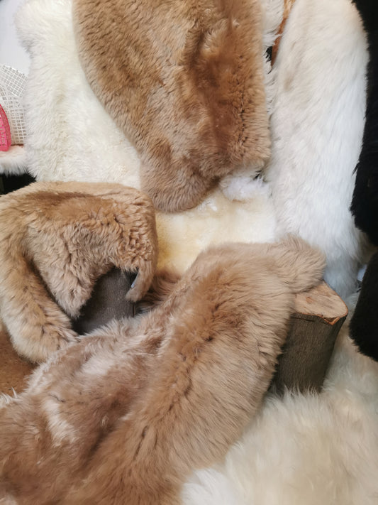 Englische Premium Felle in Beige