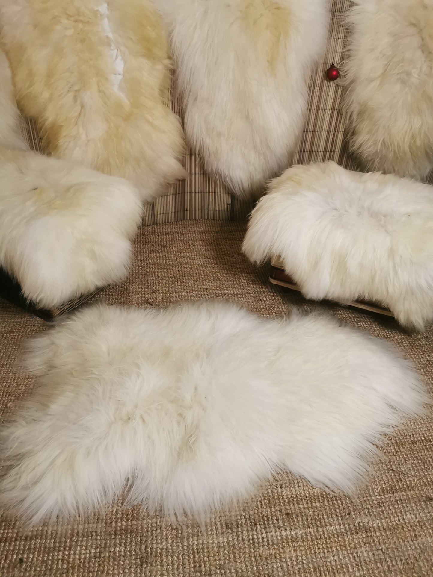Echtes XXL Lammfell Schaffell Lang Weiches Haar Deko 110-130cm Naturweiss 2.Wahl